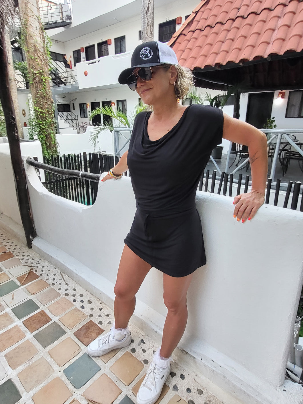 Robe noire drapée 55$