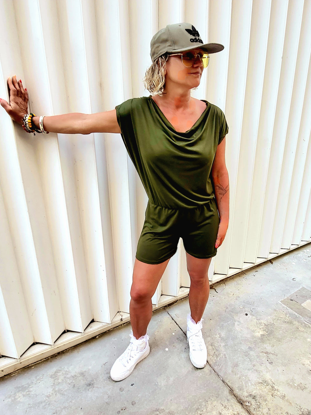 Une pièce short kaki 55$