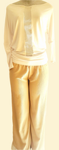 Charger l&#39;image dans la galerie, Chandail blanc, bande filet 50$ Pantalon menthe poivré 55$
